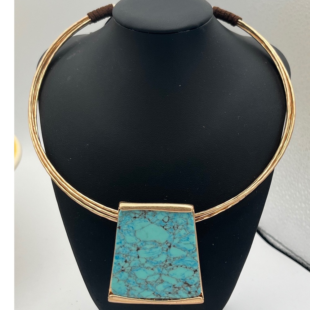 Robert Lee Morris Gold Tone Wire Collar Necklace Statement Turquoise Pendant NWT